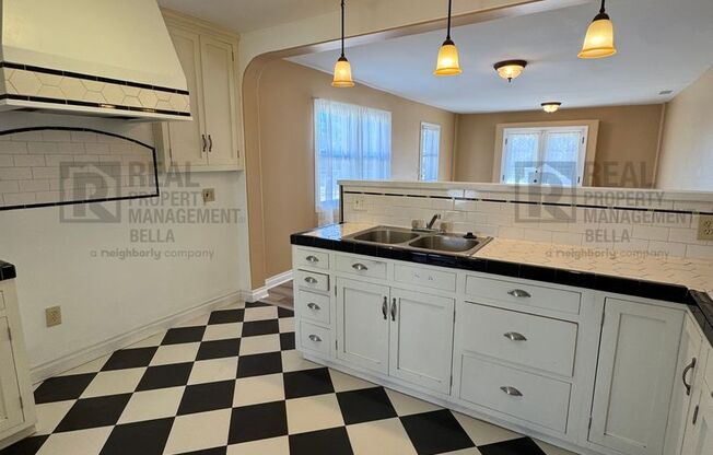 1188 Witt St- Guardado