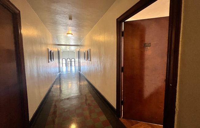 Studio, 1 bath, 400 sqft, $805, Unit 303