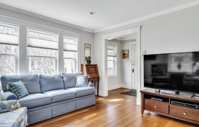9 HASTINGS