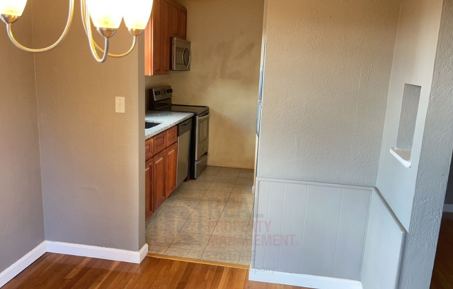 2 beds, 1 bath, $1,200