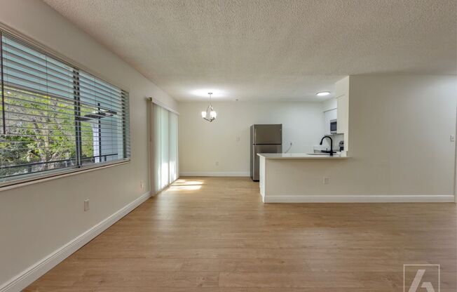 2 beds, 1 bath, 829 sqft, $1,900, Unit 615#C6