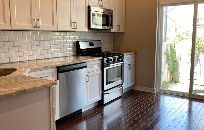 Beautiful 3-Bedroom Townhouse in Fishtown with Rooftop Deck! Available mid-August!
