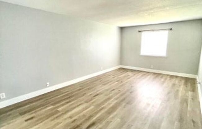 2 beds, 1 bath, $1,175, Unit D