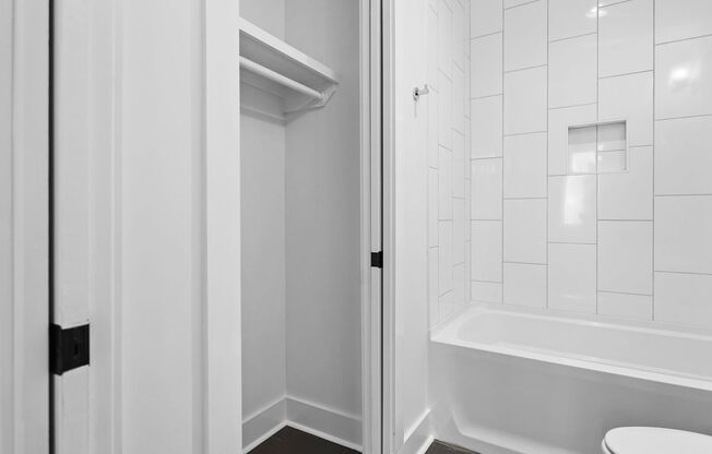 3 beds, 3.5 baths, $3,000, Unit Unit 12