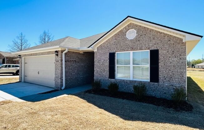 NEWLY BUILT THREE BEDROOM/TWO BATH HOME IN MADISON WITH MOVE IN SPECIAL!