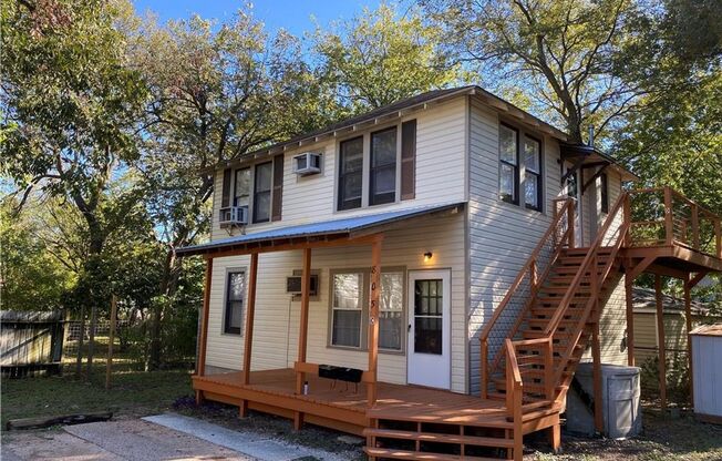 805 E 47th #B - available 2026