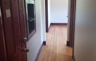 2 beds, 1 bath, 850 sqft, $825, Unit #101