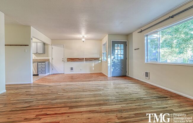 Cozy 3 bedroom 2 bath home in NE Portland