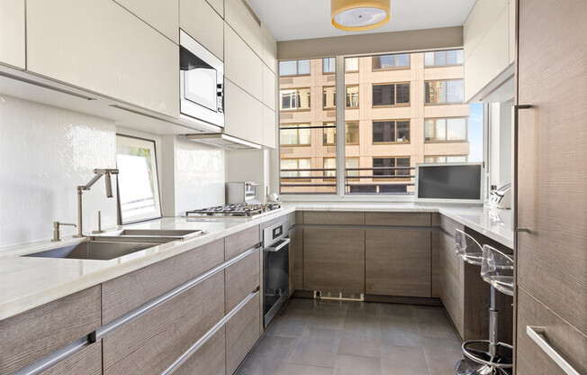 4 beds, 4 baths, 2,512 sqft, $21,000, Unit 16M