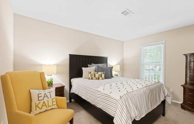 the preserve at ballantyne commons apartments bedroom with bed