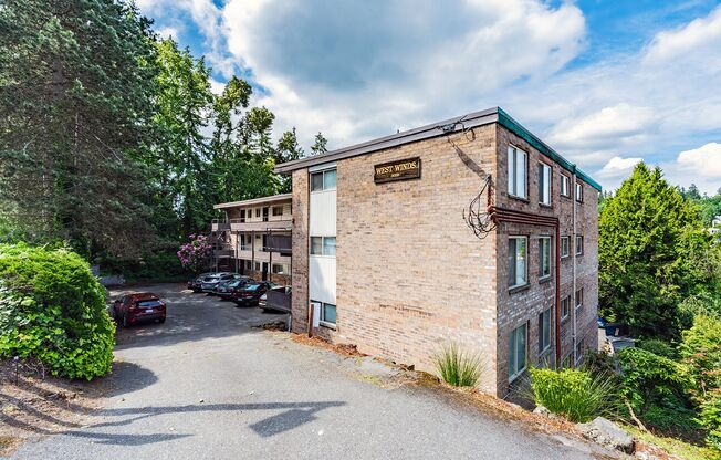 Westwinds Apartments