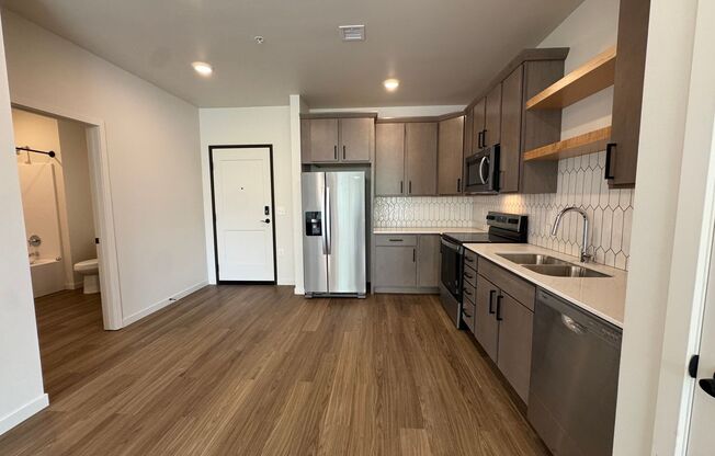 1 bed, 1 bath, 688 sqft, $1,295, Unit 1621-530