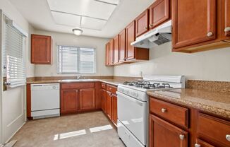 1234 10th St in Santa Monica - steps to Wilshire Blvd!