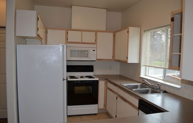 hutcal01 Madelyn Avenue Townhomes