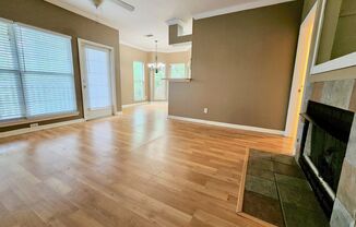 2 beds, 1 bath, $2,100, Unit #14208