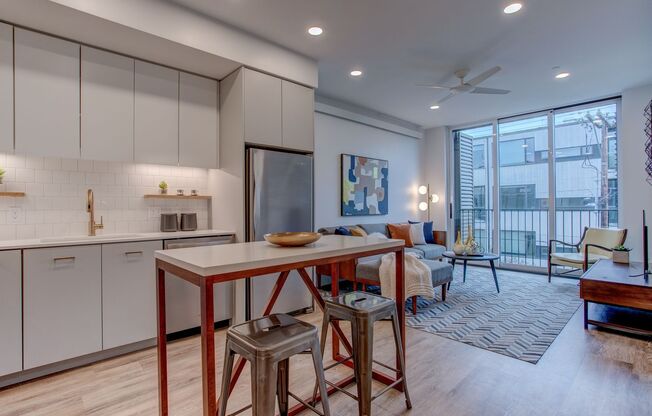 1 bed, 1 bath, 661 sqft, $1,695, Unit 307