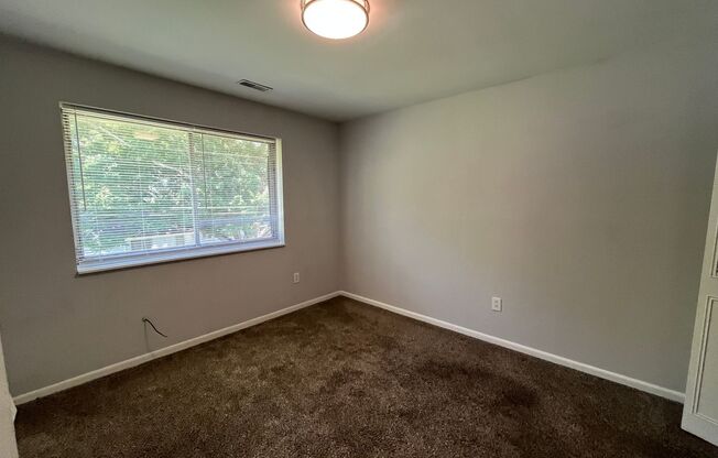 2 beds, 1 bath, 800 sqft, $899, Unit 108