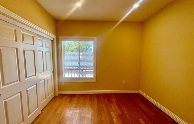 Spacious 3-Bedroom, 2.5-Bathroom Townhouse in Private Gated Community - MOVE IN READY