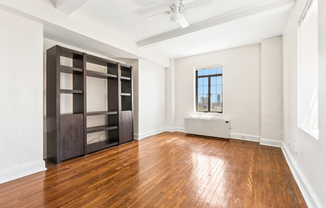 5 TUDOR CITY PL