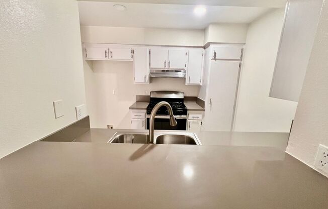 1 bed, 1 bath, $1,985, Unit 16