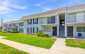Two bedroom & Two bathroom Condo with balcony and laundry facilities
