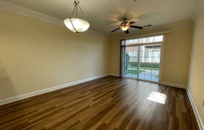 3 beds, 2 baths, 1,294 sqft, $1,935, Unit 00 - 217301G