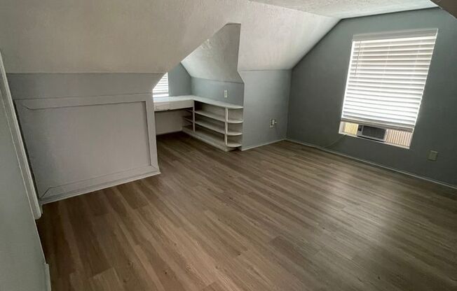 2 beds, 1 bath, $925