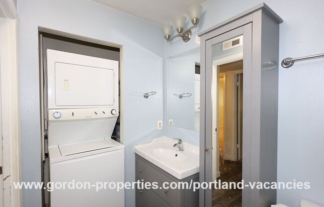 2 beds, 1 bath, $1,495