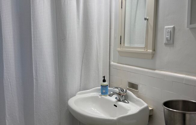 1 bed, 1 bath, 800 sqft, $1,385, Unit Apt. 3G