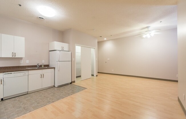 Studio, 1 bath, 565 sqft, $1,255, Unit 109