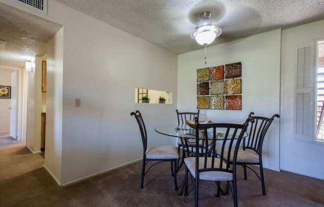 Dining area at Sunrise Ridge Apartments in Tucson AZ