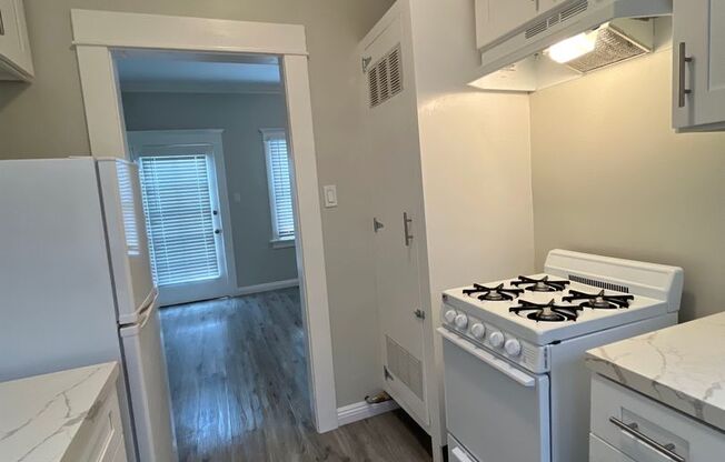 Studio, 1 bath, $1,395, Unit G