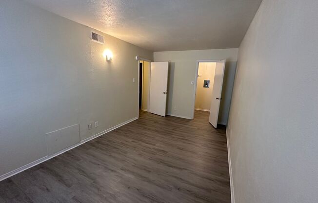 2 beds, 2 baths, 923 sqft, $1,099, Unit 205