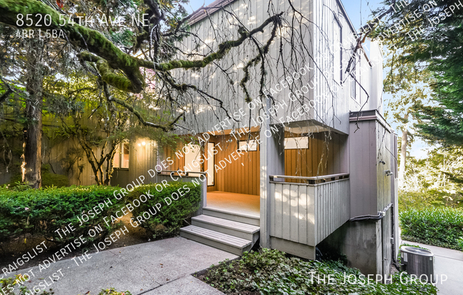 8520 54 AVE NE