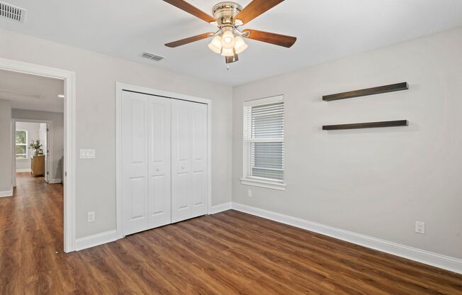 Heart of the Historic District but Newer Built!