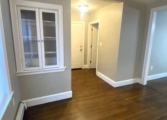 2 beds, 1 bath, 900 sqft, $2,800, Unit 1