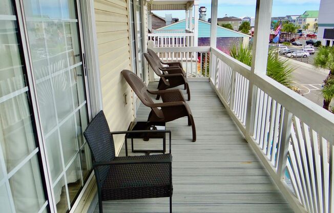 5 beds, 4 baths, 2,200 sqft, $2,500, Unit Pier View Paradise