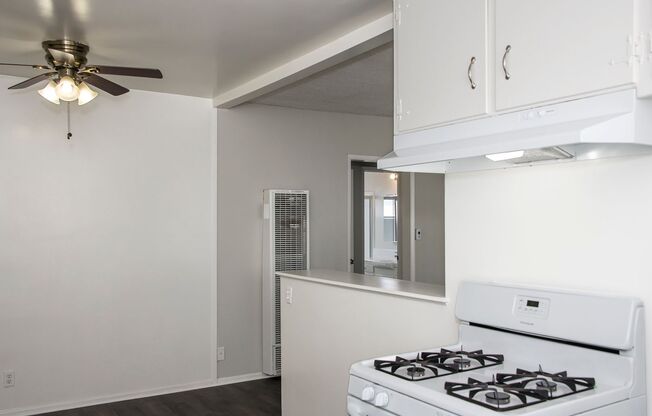 1 bed, 1 bath, 700 sqft, $2,050, Unit 9