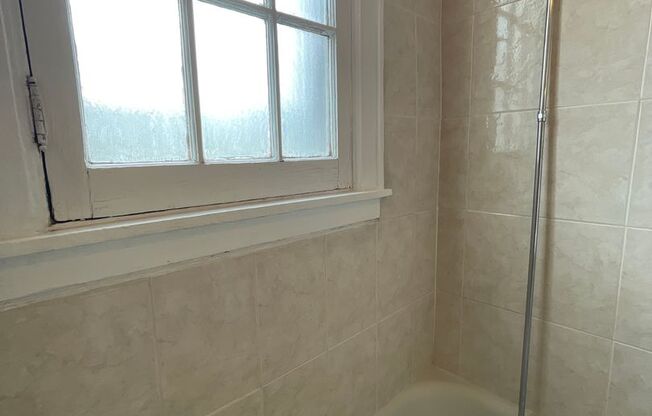 1 bed, 1 bath, 470 sqft, $1,125, Unit B-31