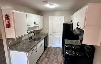 2 beds, 1 bath, 900 sqft, $1,395, Unit 117-14R