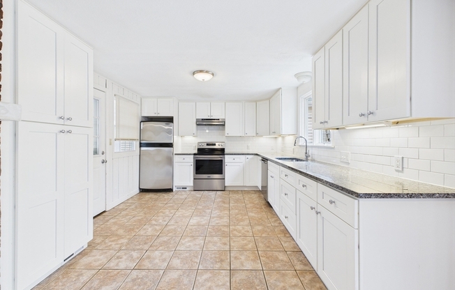 215 STONEY LEA RD