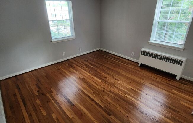 2 beds, 1 bath, 897 sqft, $2,305, Unit G-17
