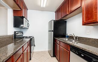 2 Bedroom Downstairs condo available Now Near LSU