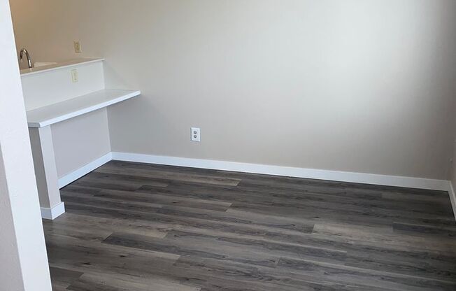 Studio, 1 bath, 462 sqft, $1,250, Unit 305