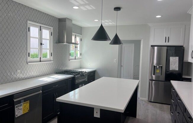 6132 W 6 ST