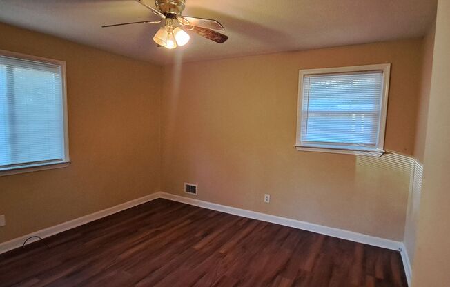 4 beds, 2 baths, $1,595