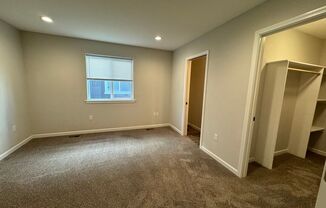 3 beds, 2.5 baths, $1,950, Unit 721: 105 W. 10th Ave.