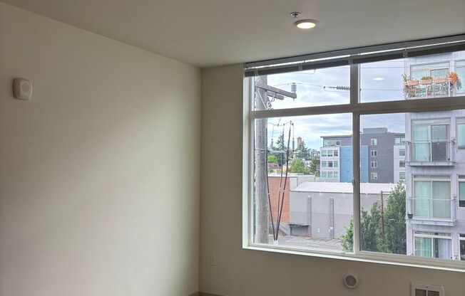 Studio, 1 bath, 306 sqft, $1,295, Unit 415