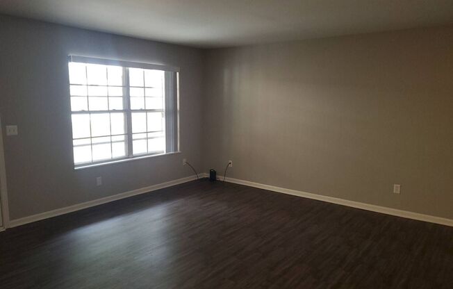 2 beds, 1.5 baths, 935 sqft, $910, Unit 7802-203