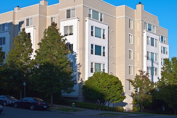 2 beds, 2 baths, 955 sqft, $2,595, Unit 303